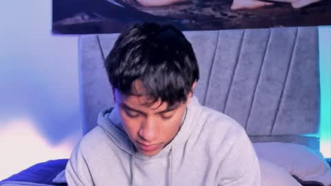 zyzz_1812 online show from November 24, 5:45 pm