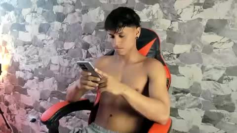 Snapshot of zyzz_1812 chatting on June 30, 7:15 pm zyzz_1812 online show from June 30, 7:15 pm