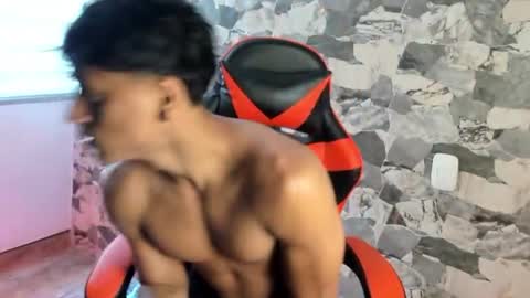 Snapshot of zyzz_1812 chatting on July 31, 7:13 pm zyzz_1812 online show from July 31, 7:13 pm