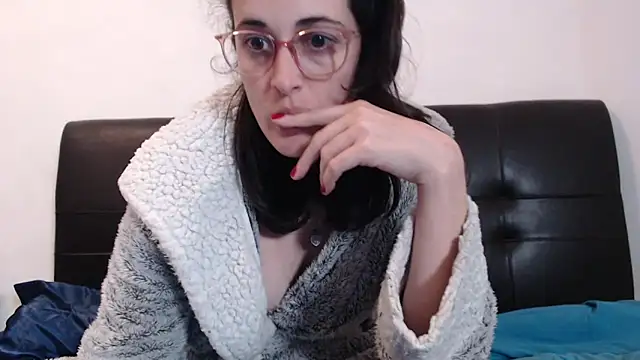 Snapshot of Lunaabbey chatting on January 15, 7:23 pm Lunaabbey online show from January 15, 7:23 pm