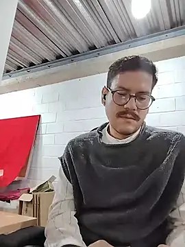 Snapshot of AndyHepburn chatting on October 24, 2:46 pm AndyHepburn online show from October 24, 2:46 pm