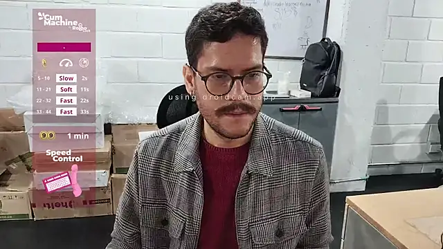 Snapshot of AndyHepburn chatting on October 30, 2:18 pm AndyHepburn online show from October 30, 2:18 pm