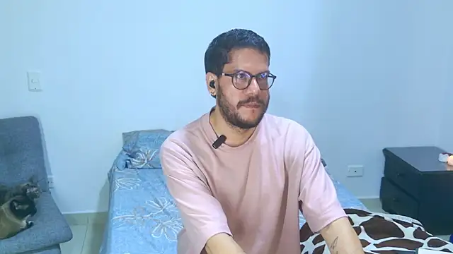 Snapshot of AndyHepburn chatting on February 25, 5:17 am AndyHepburn online show from February 25, 5:17 am