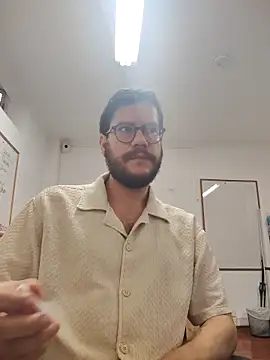 Snapshot of AndyHepburn chatting on April 8, 9:04 pm AndyHepburn online show from April 8, 9:04 pm