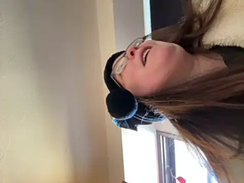 LacieStar online show from December 1, 5:57 pm