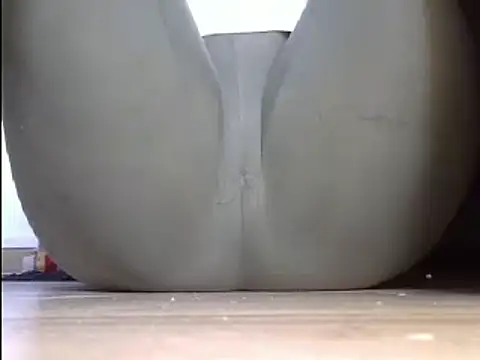 Snapshot of Squirtlady38 chatting on February 24, 9:10 am Squirtlady38 online show from February 24, 9:10 am