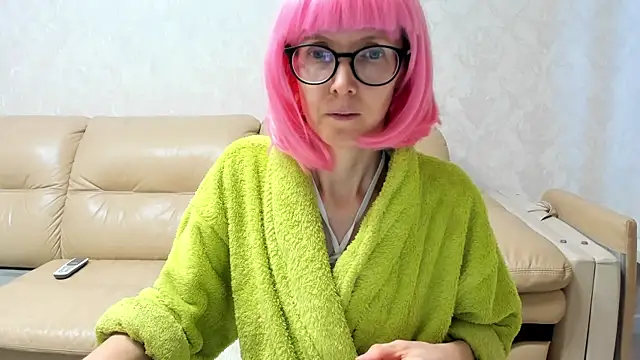 Snapshot of angelmommu chatting on February 7, 7:18 am angelmommu online show from February 7, 7:18 am