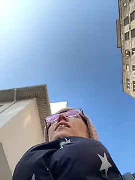 Snapshot of angelmommu chatting on February 7, 11:12 am angelmommu online show from February 7, 11:12 am