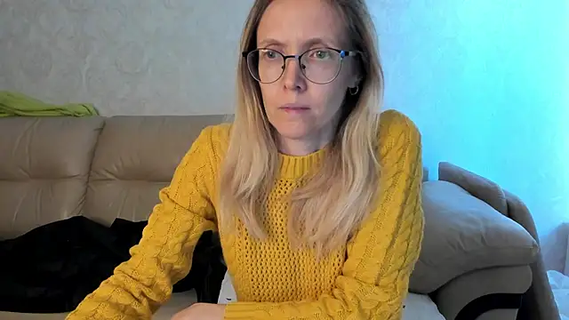 Snapshot of angelmommu chatting on February 26, 12:25 pm angelmommu online show from February 26, 12:25 pm