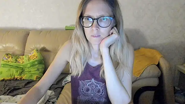 Snapshot of angelmommu chatting on March 18, 6:48 pm angelmommu online show from March 18, 6:48 pm