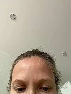 Snapshot of angelmommu chatting on November 29, 6:16 am angelmommu online show from November 29, 6:16 am