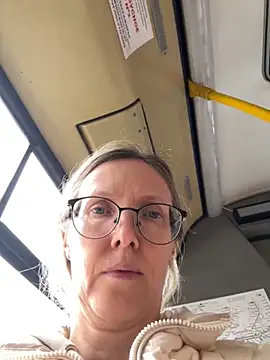 angelmommu online show from April 18, 12:31 pm