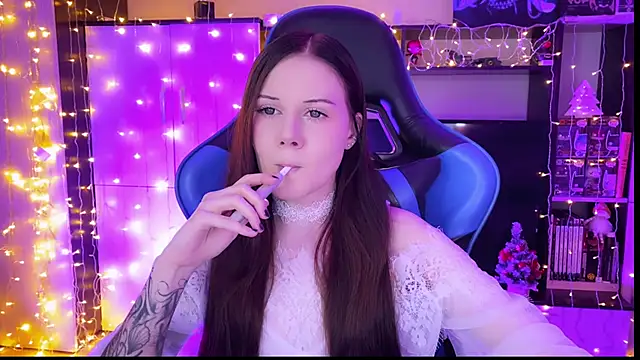 jasminevine online show from December 15, 2:52 am