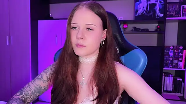 Snapshot of jasminevine chatting on June 2, 10:01 pm jasminevine online show from June 2, 10:01 pm