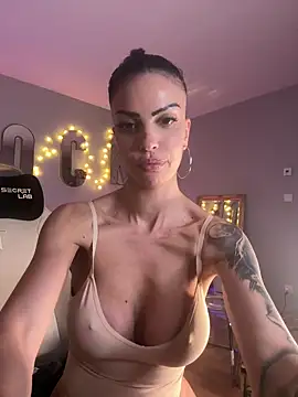 Helena Karel online show from February 8, 7:27 pm