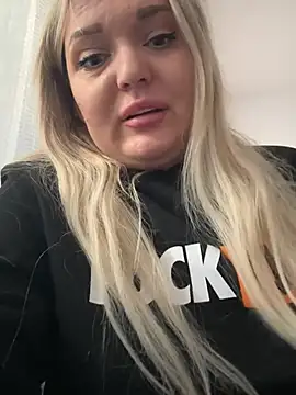 MissyMartinez online show from December 13, 11:45 am