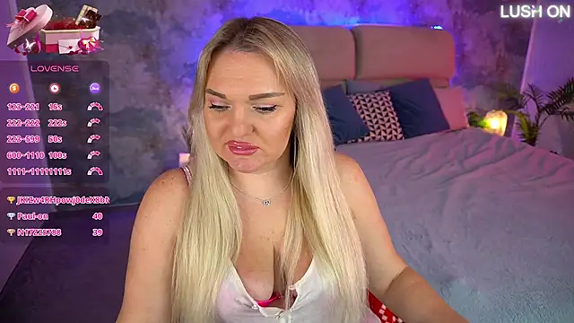 MissyMartinez online show from December 16, 1:32 pm