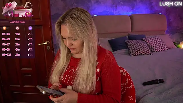 MissyMartinez online show from December 17, 8:45 am