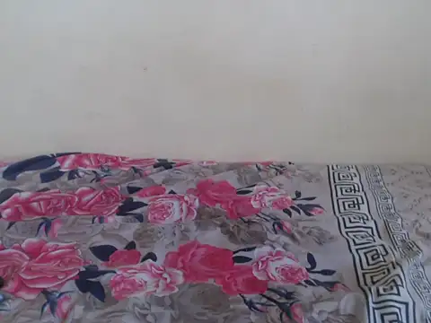 Snapshot of queen__ebony chatting on December 7, 11:40 am queen  ebony online show from December 7, 11:40 am