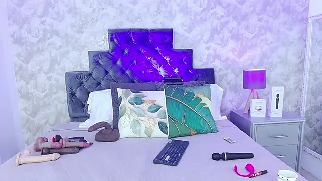 elizabeth coleman online show from April 20, 9:38 pm