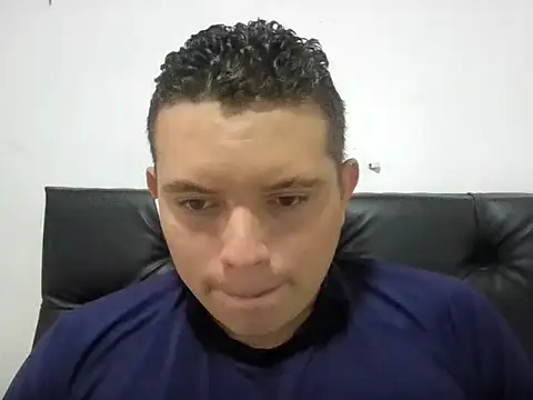 Snapshot of mons41 chatting on May 23, 8:35 pm mons41 online show from May 23, 8:35 pm
