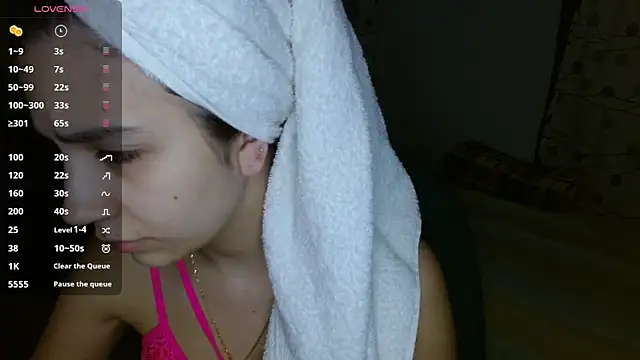 Snapshot of mia__lopez_ chatting on December 10, 11:19 pm mia lopez online show from December 10, 11:19 pm