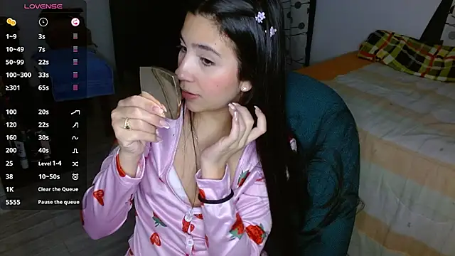 Snapshot of mia__lopez_ chatting on December 16, 10:56 pm mia lopez online show from December 16, 10:56 pm