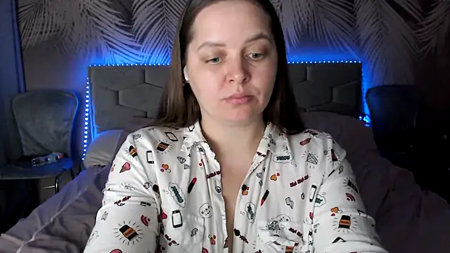 uliastar online show from December 19, 8:10 am