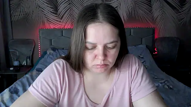 uliastar online show from April 15, 5:14 am