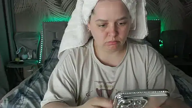 uliastar online show from April 22, 5:54 am