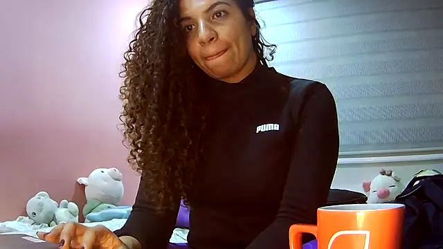 gatubelahot online show from November 28, 11:51 pm