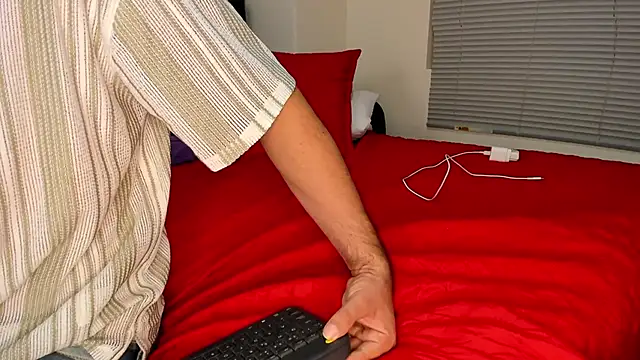 Snapshot of alexman_fuck chatting on April 28, 2:27 am alexman fuck online show from April 28, 2:27 am
