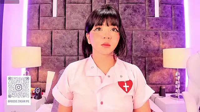 Snapshot of Petit-Rosse chatting on February 23, 2:51 am Petit-Rosse online show from February 23, 2:51 am