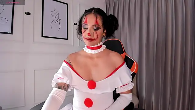 Snapshot of valeriia25_ chatting on October 30, 9:15 pm valeriia25 online show from October 30, 9:15 pm