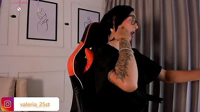 Snapshot of valeriia25_ chatting on November 28, 10:23 pm valeriia25 online show from November 28, 10:23 pm