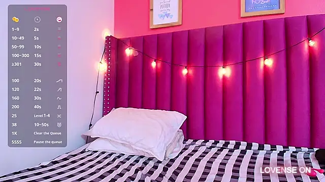 Snapshot of kinkylittlegirll chatting on December 17, 6:02 am kinkylittlegirll online show from December 17, 6:02 am