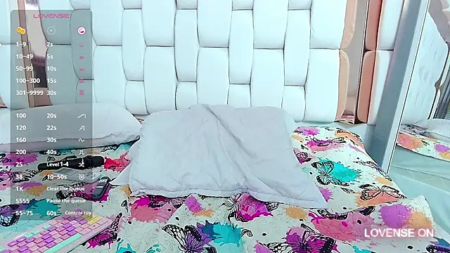 Snapshot of kinkylittlegirll chatting on January 29, 9:23 am kinkylittlegirll online show from January 29, 9:23 am