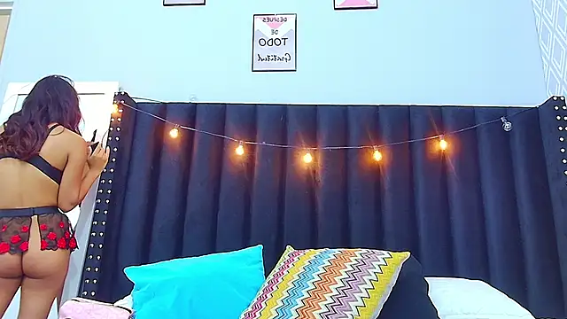 Snapshot of kinkylittlegirll chatting on February 12, 3:07 am kinkylittlegirll online show from February 12, 3:07 am