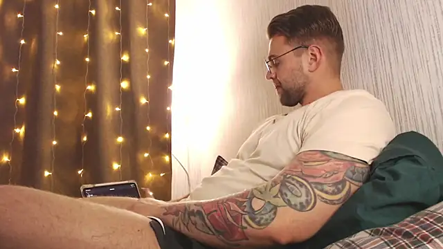 WayneWilson online show from December 21, 7:48 am