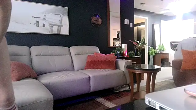 hotplombier online show from March 7, 8:39 pm