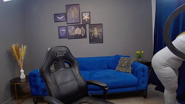 Snapshot of Katewalker_ chatting on December 5, 6:11 pm Katewalker online show from December 5, 6:11 pm