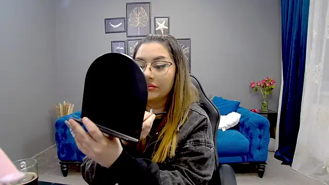 Snapshot of Katewalker_ chatting on March 3, 6:01 pm Katewalker online show from March 3, 6:01 pm