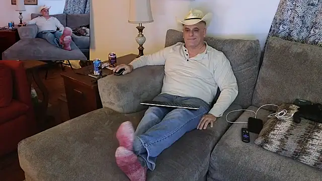 Foxhunt99 online show from February 8, 2:58 am