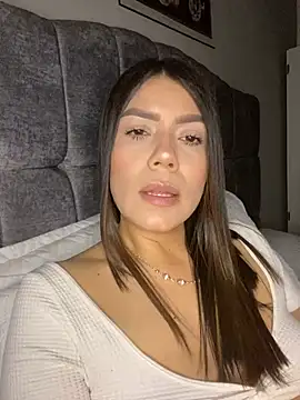 Snapshot of martina_contreras chatting on June 5, 5:03 am martina contreras online show from June 5, 5:03 am