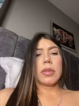 Snapshot of martina_contreras chatting on June 16, 5:21 am martina contreras online show from June 16, 5:21 am