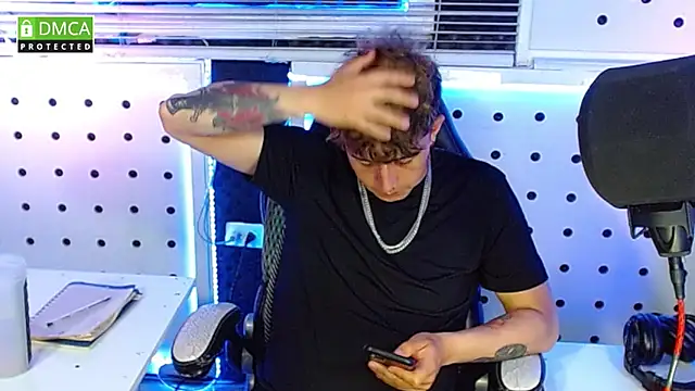 Darko0717 online show from October 3, 11:57 pm