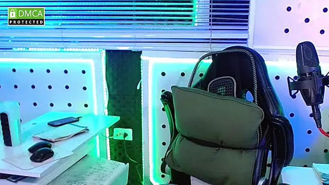 Darko0717 online show from October 21, 1:34 pm