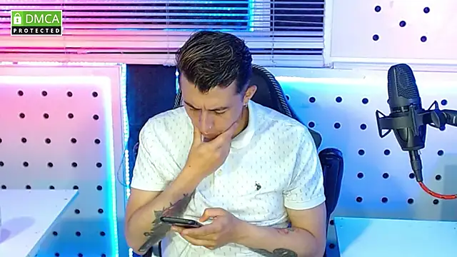 Darko0717 online show from October 25, 2:13 pm