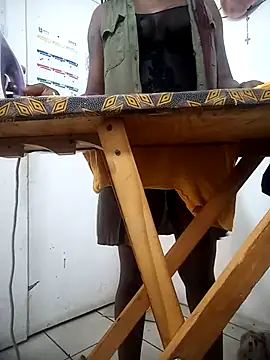 sluttylaura21 online show from February 23, 9:33 am