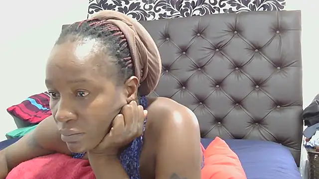 sluttylaura21 online show from March 3, 5:53 am